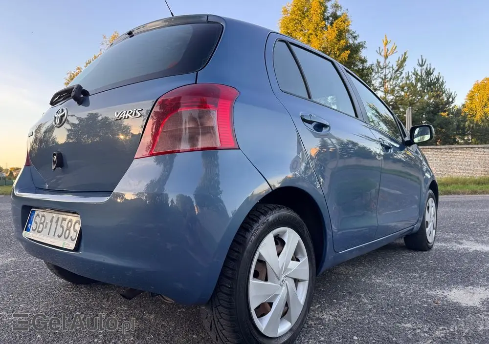 TOYOTA Yaris 1.0 Terra
