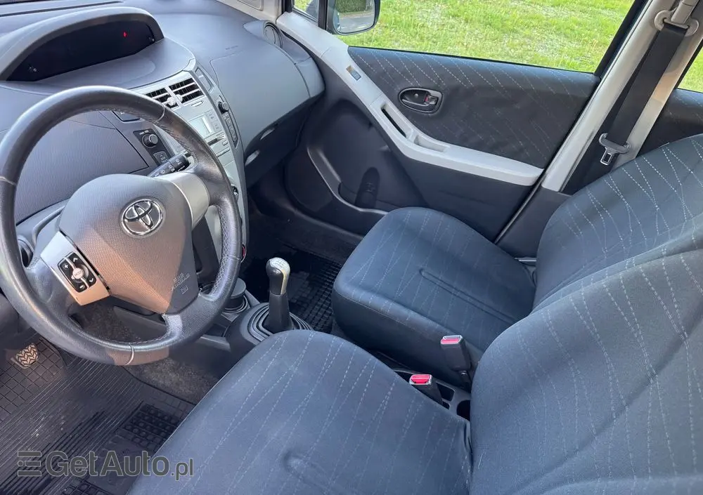 TOYOTA Yaris 1.0 Terra