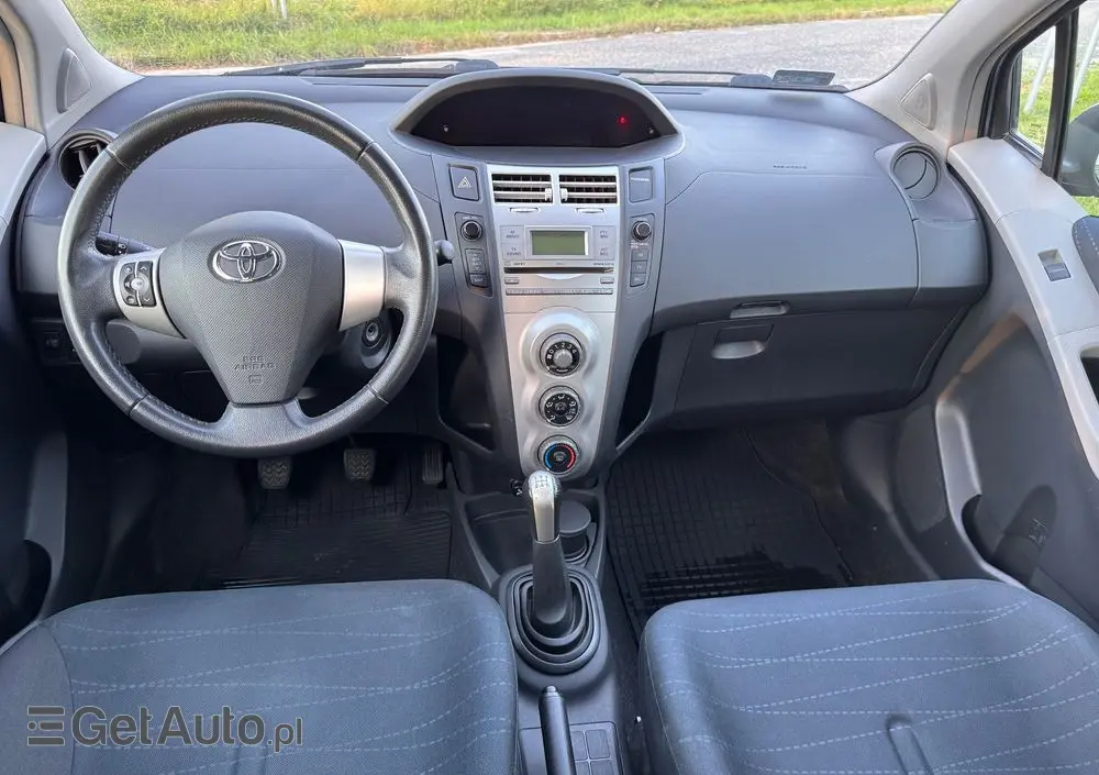 TOYOTA Yaris 1.0 Terra