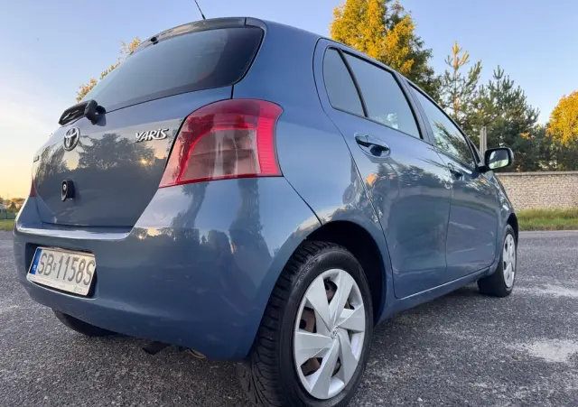 TOYOTA Yaris 1.0 Terra