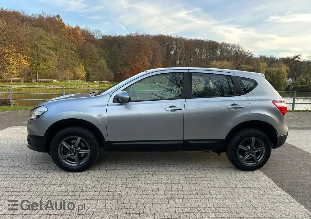 NISSAN Qashqai 2.0 4 x 4 tekna