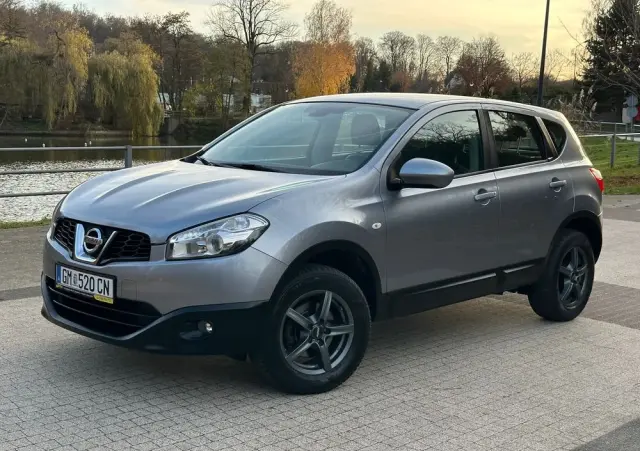 NISSAN Qashqai 2.0 4 x 4 tekna