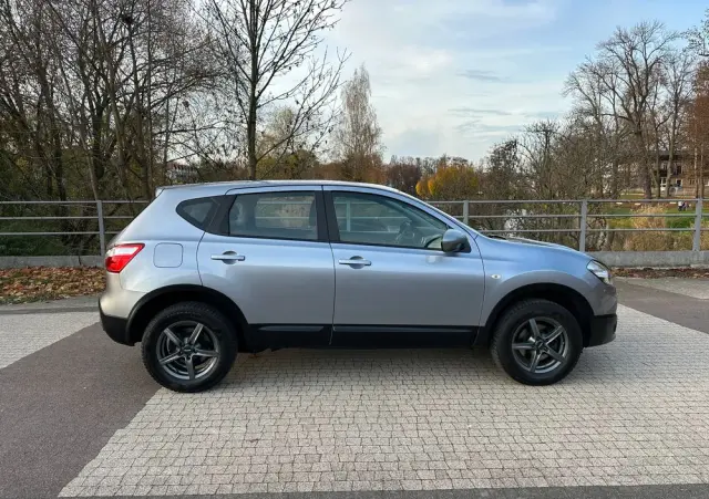NISSAN Qashqai 2.0 4 x 4 tekna