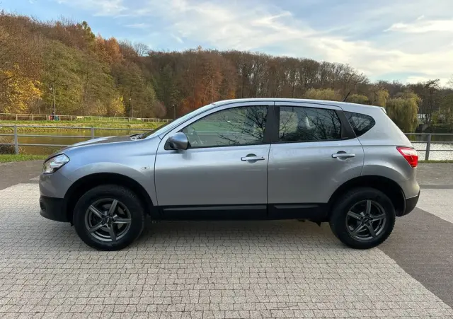 NISSAN Qashqai 2.0 4 x 4 tekna