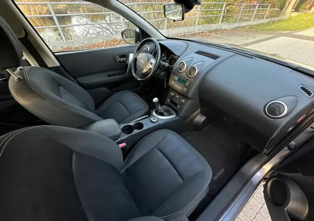 NISSAN Qashqai 2.0 4 x 4 tekna