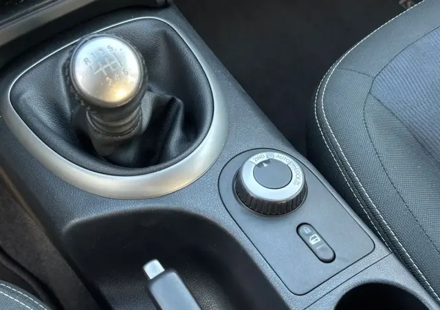 NISSAN Qashqai 2.0 4 x 4 tekna