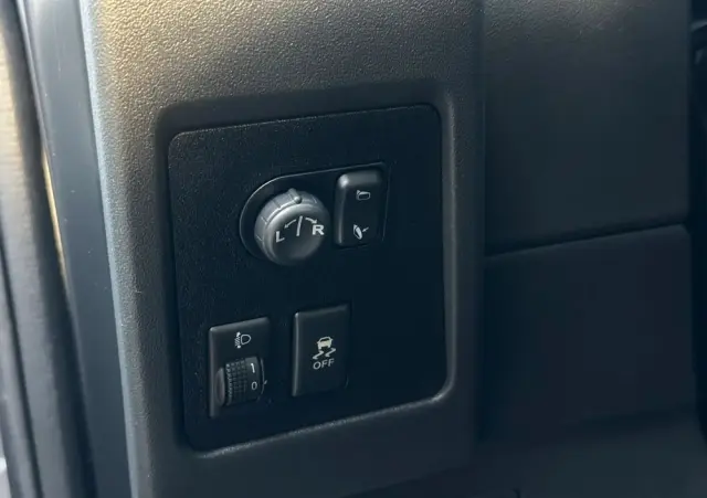 NISSAN Qashqai 2.0 4 x 4 tekna