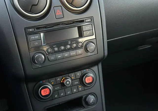 NISSAN Qashqai 2.0 4 x 4 tekna