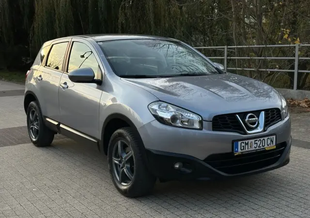 NISSAN Qashqai 2.0 4 x 4 tekna