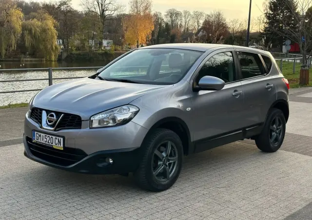 NISSAN Qashqai 2.0 4 x 4 tekna