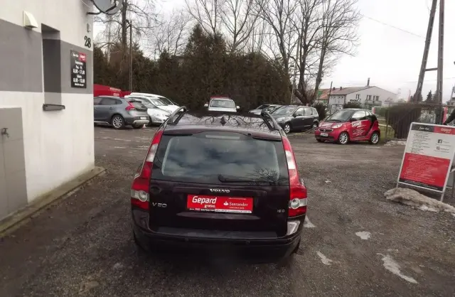 VOLVO V50 