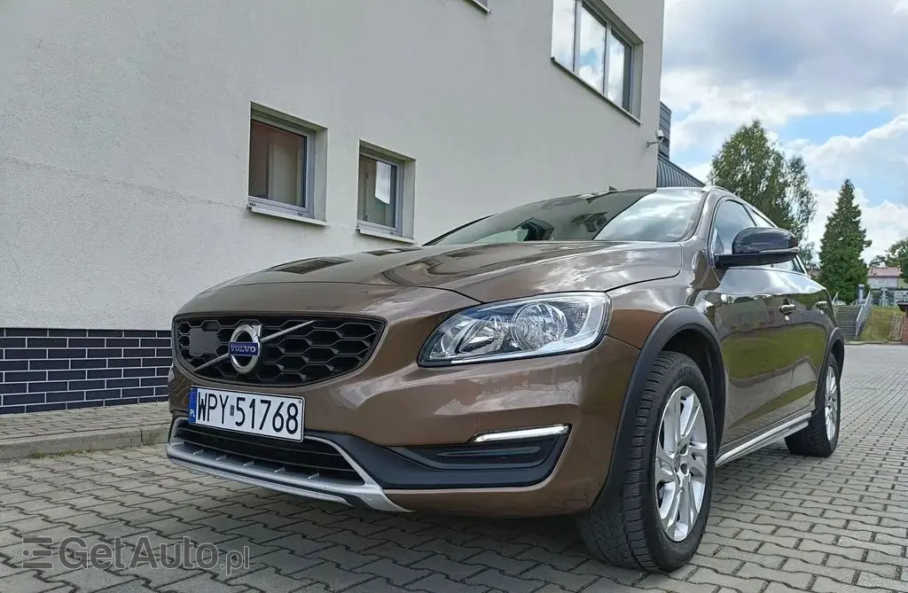 VOLVO V60 Cross Country 