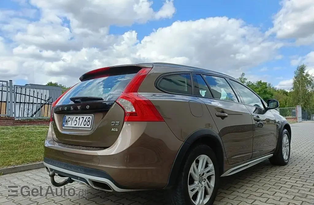 VOLVO V60 Cross Country 