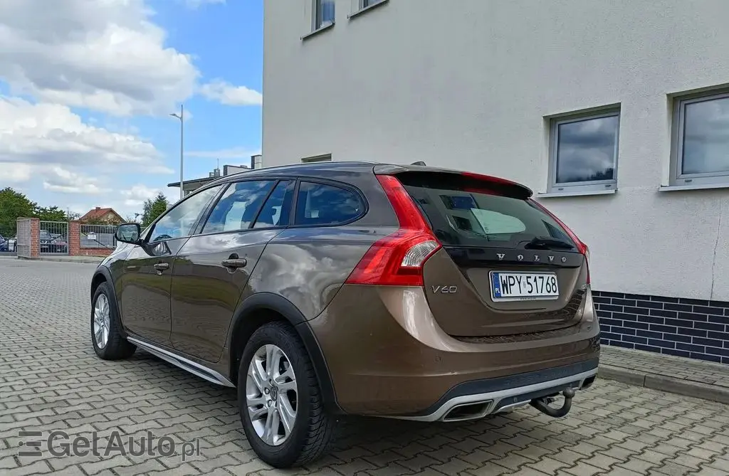 VOLVO V60 Cross Country 