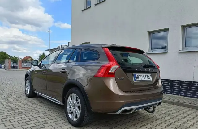 VOLVO V60 Cross Country 