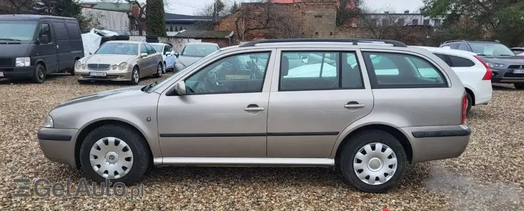 SKODA Octavia 