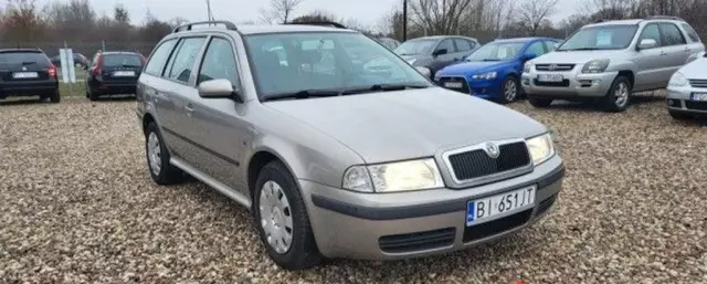 SKODA Octavia 