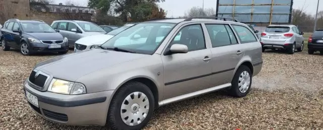 SKODA Octavia 