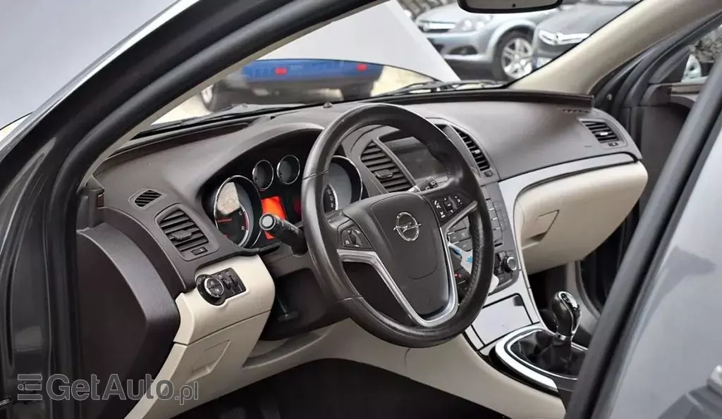 OPEL Insignia 
