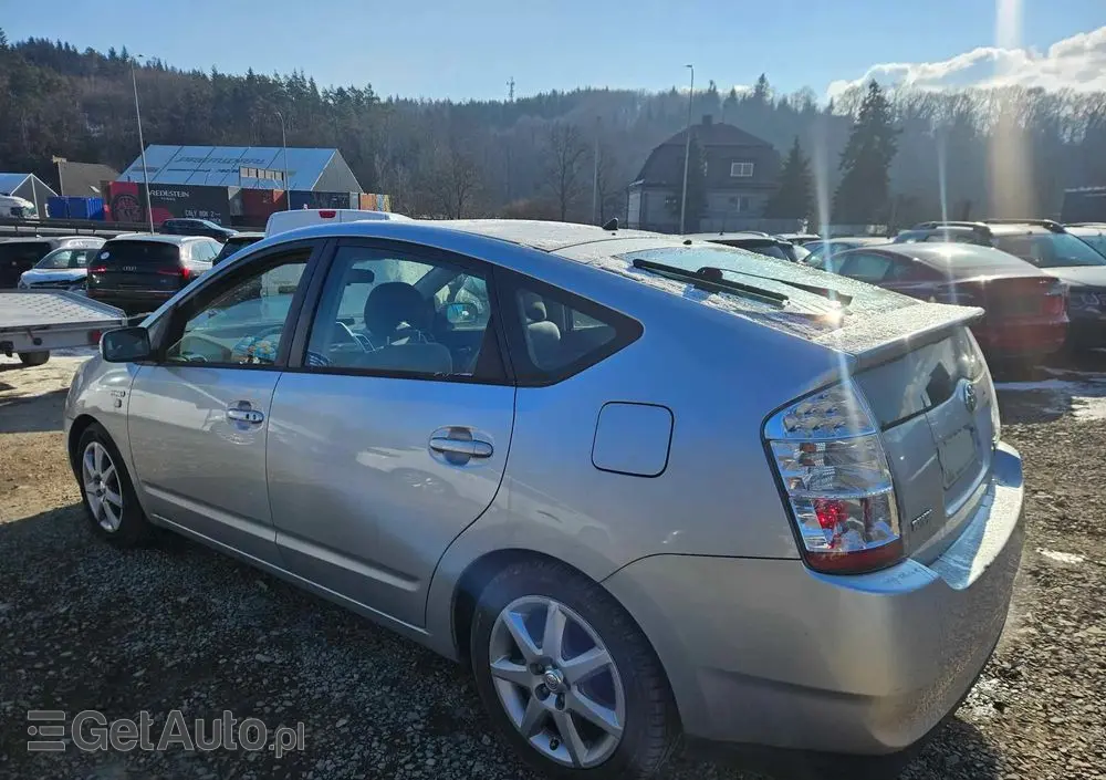 TOYOTA Prius (Hybrid) Executive