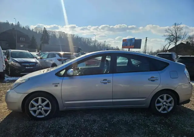 TOYOTA Prius (Hybrid) Executive