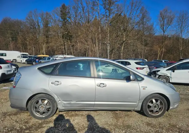 TOYOTA Prius (Hybrid) Executive