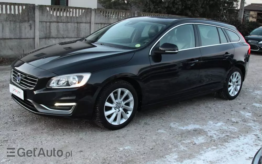 VOLVO V60 D3 Summum