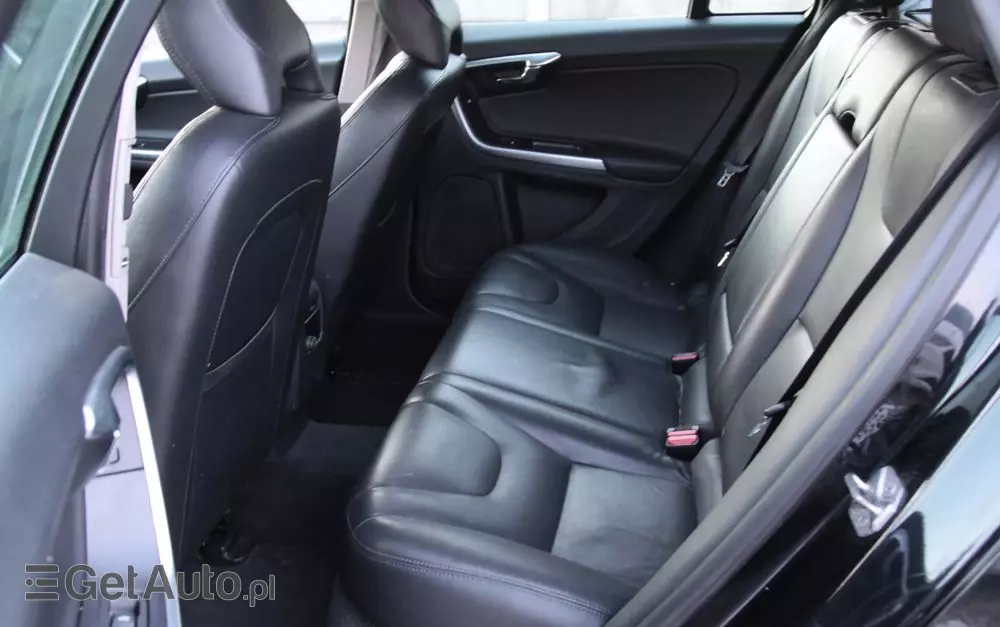 VOLVO V60 D3 Summum