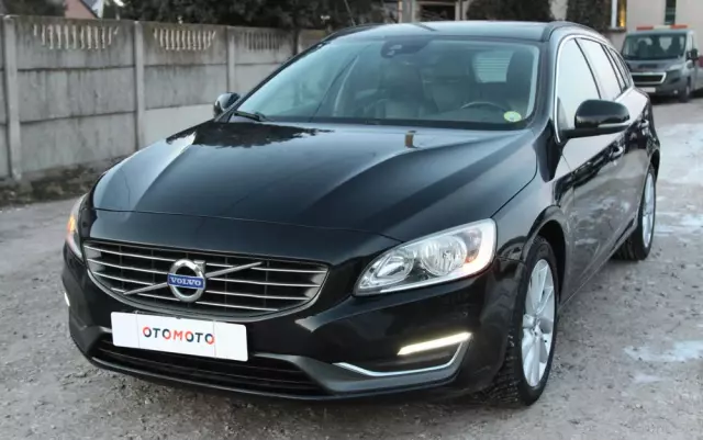 VOLVO V60 D3 Summum