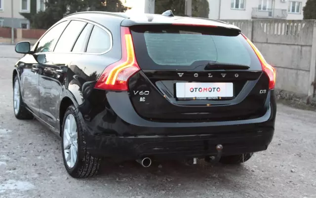 VOLVO V60 D3 Summum