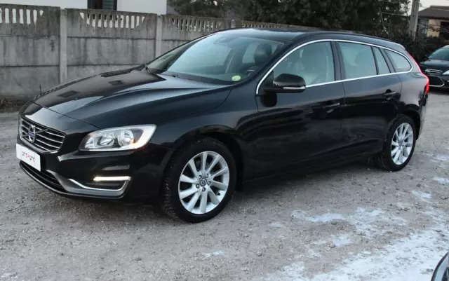 VOLVO V60 D3 Summum