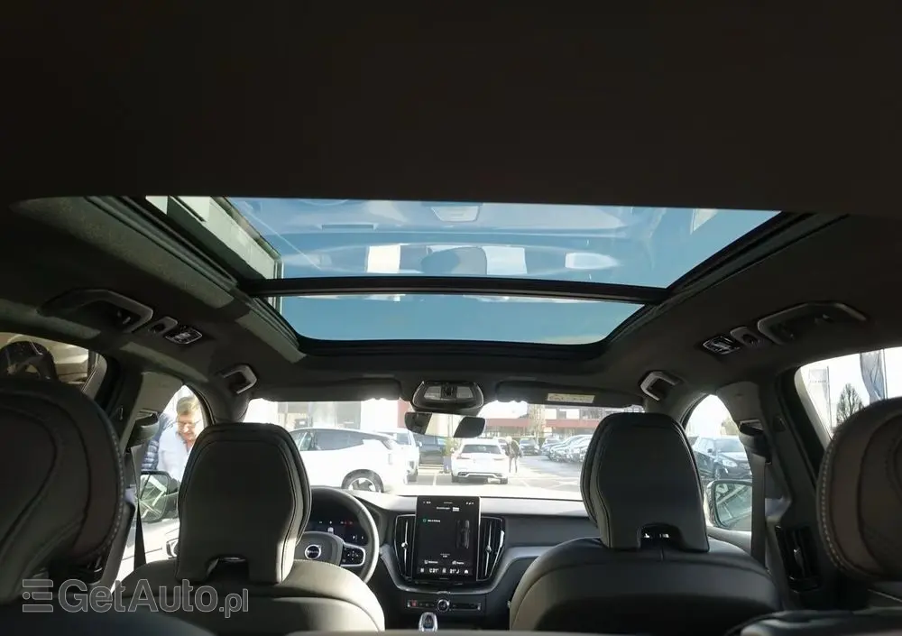 VOLVO XC 60 B5 B AWD Plus Black Edition