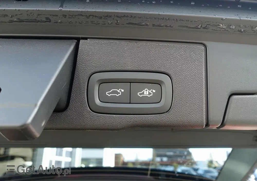 VOLVO XC 60 B5 B AWD Plus Black Edition