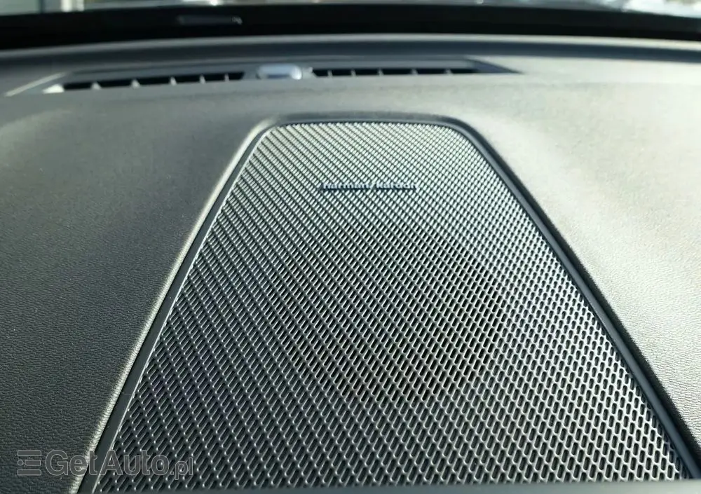 VOLVO XC 60 B5 B AWD Plus Black Edition