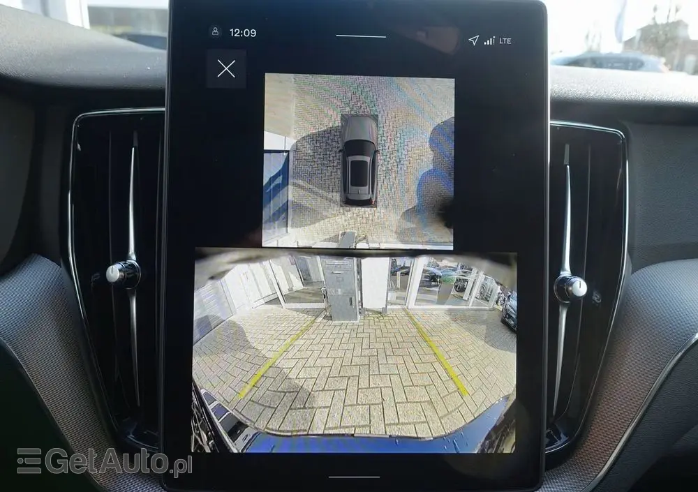 VOLVO XC 60 B5 B AWD Plus Black Edition