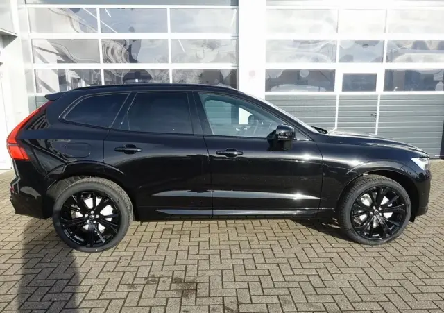 VOLVO XC 60 B5 B AWD Plus Black Edition