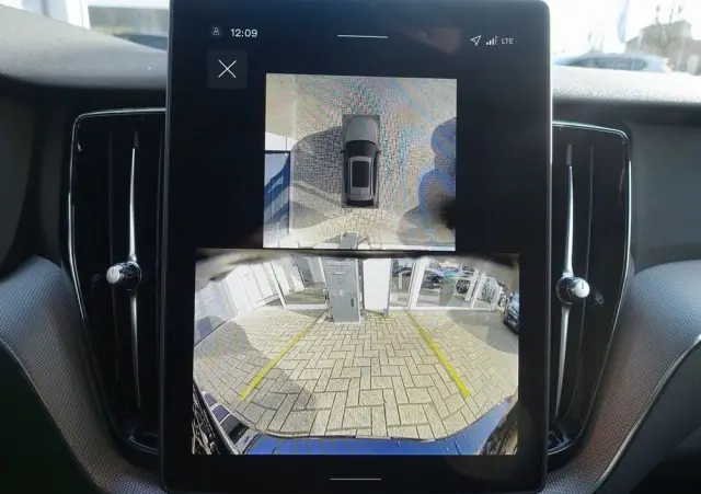 VOLVO XC 60 B5 B AWD Plus Black Edition