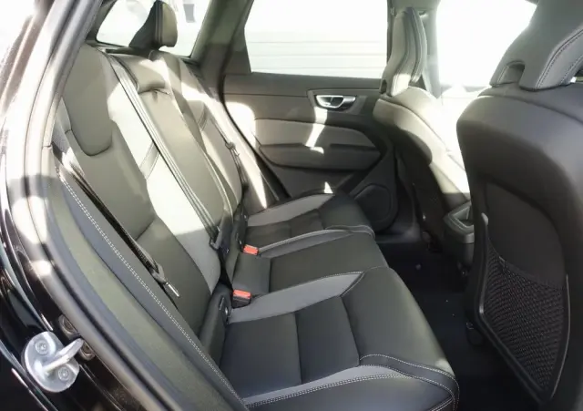 VOLVO XC 60 B5 B AWD Plus Black Edition