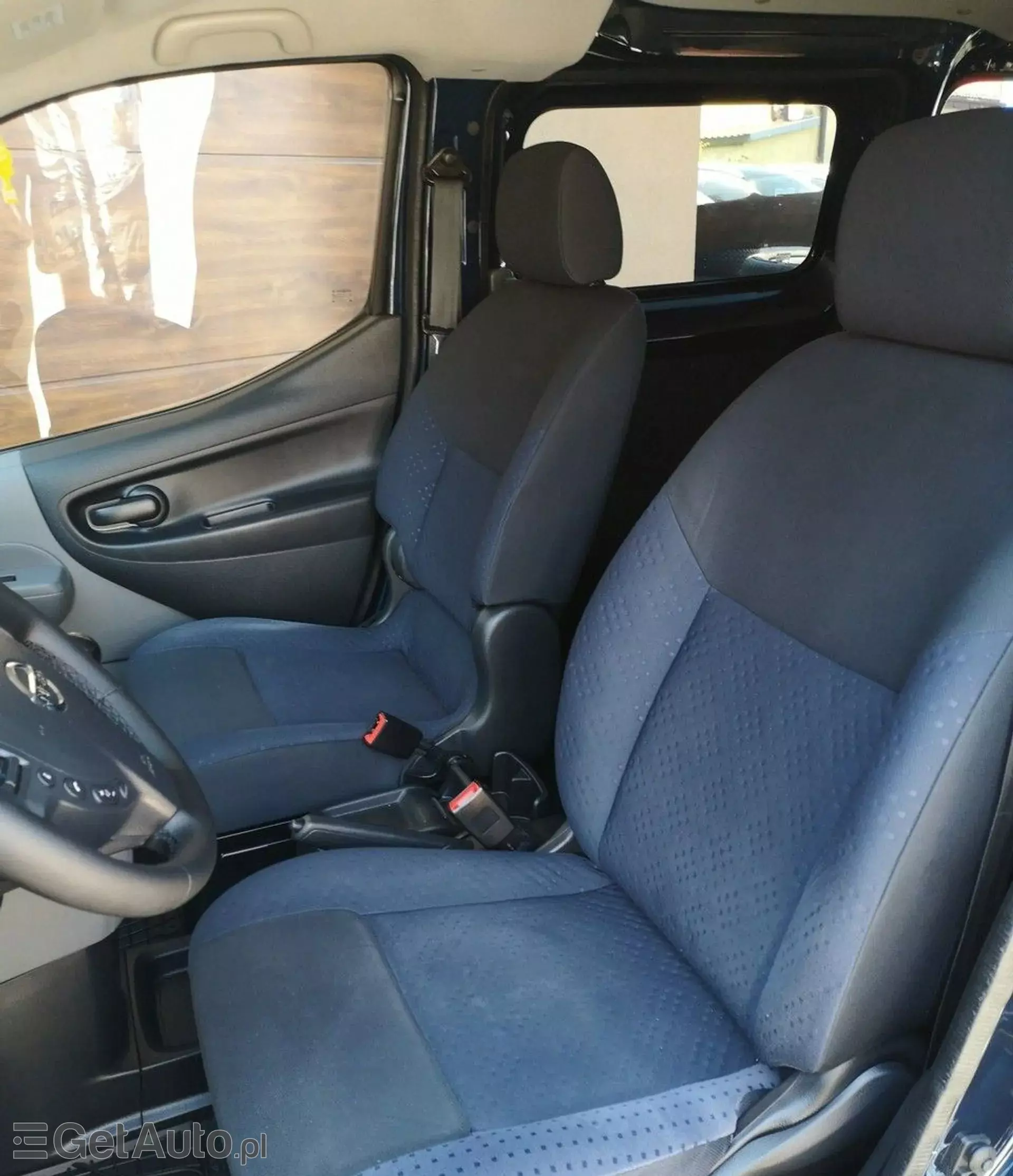 NISSAN NV200 