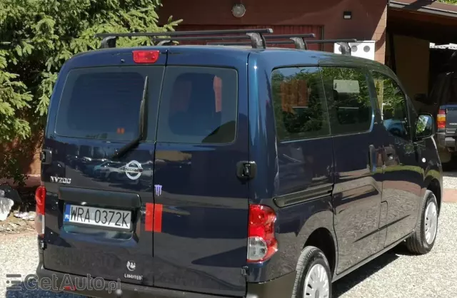 NISSAN NV200 