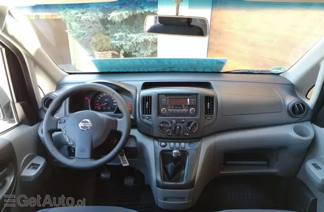 NISSAN NV200 