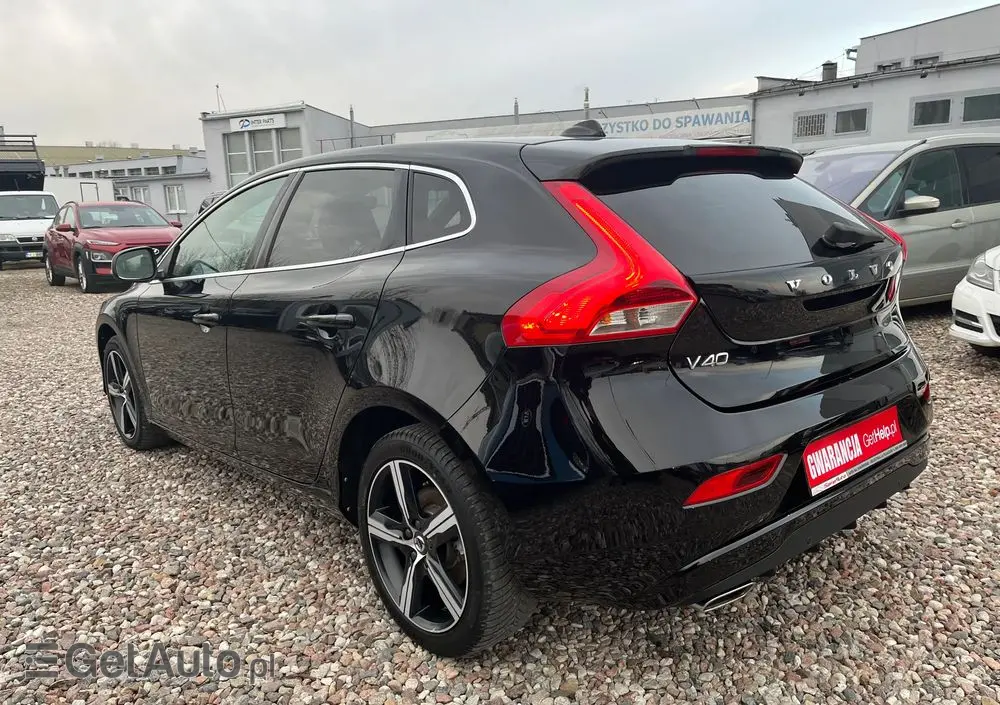 VOLVO V40 