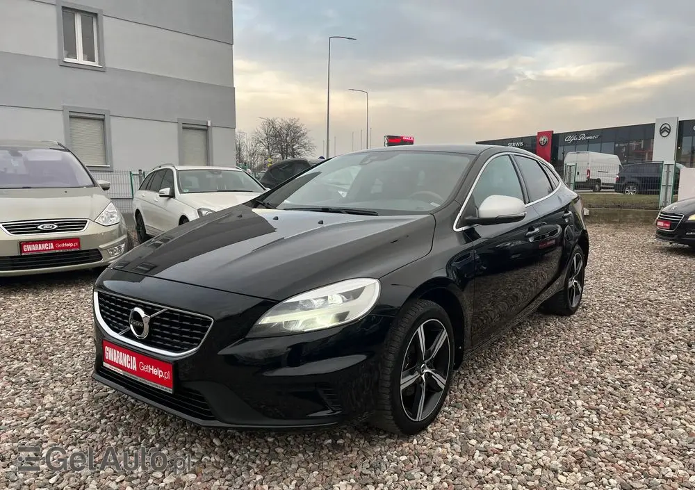 VOLVO V40 