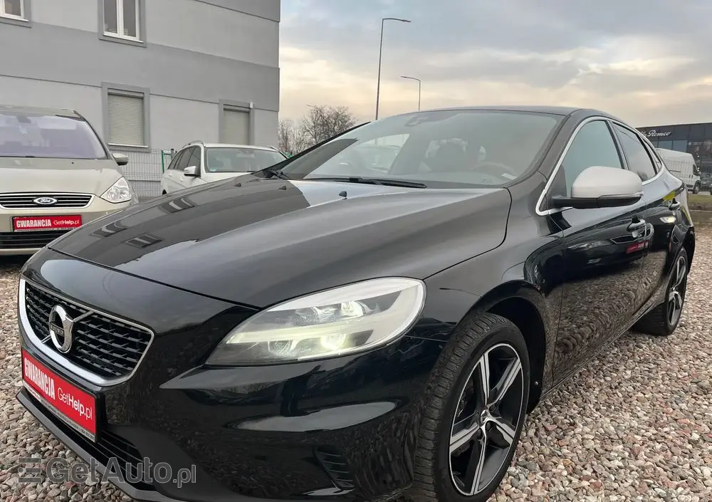 VOLVO V40 