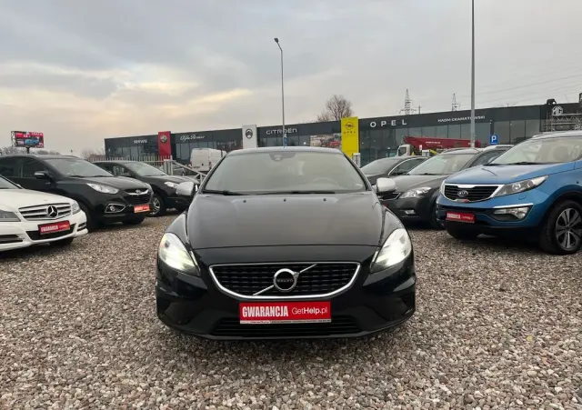 VOLVO V40 