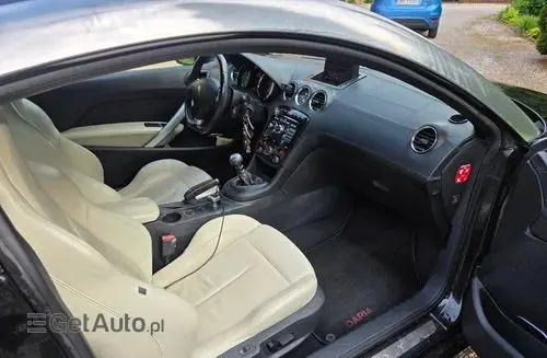 PEUGEOT RCZ 