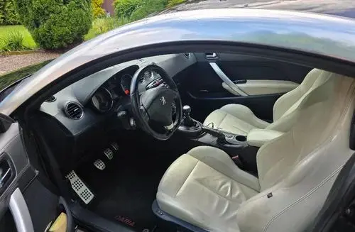 PEUGEOT RCZ 