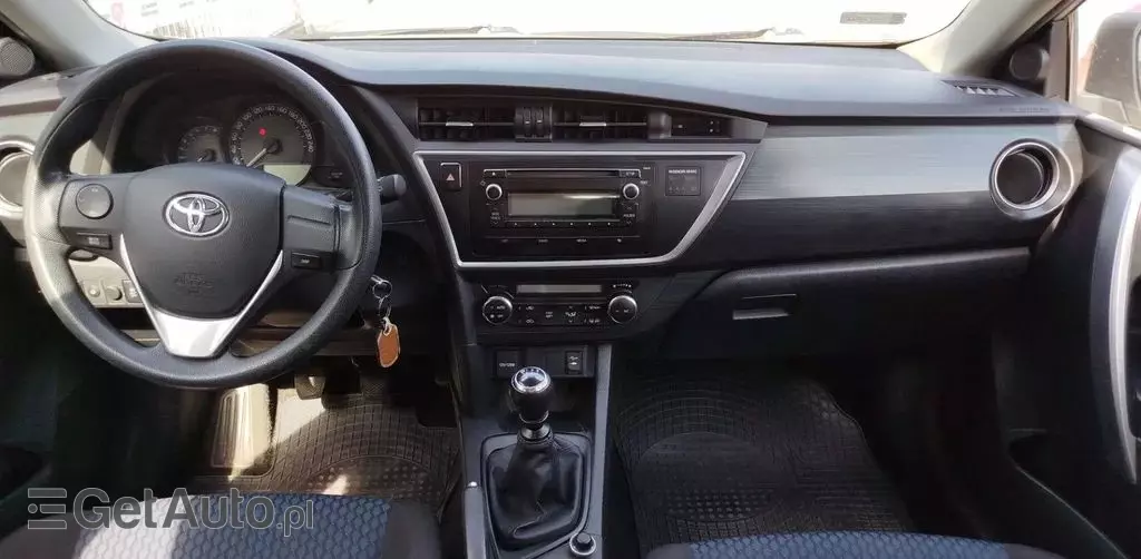 TOYOTA Auris 