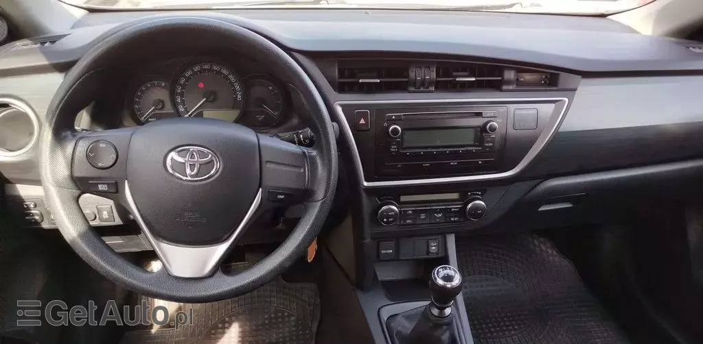 TOYOTA Auris 