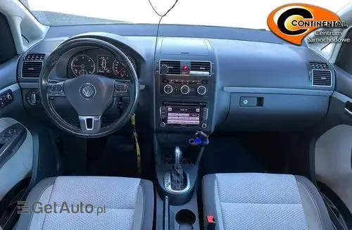 VOLKSWAGEN Touran 